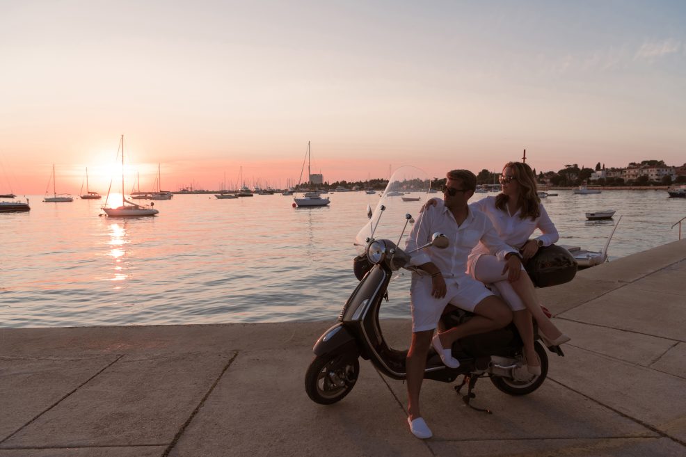 Explora Formentera en moto: libertad y naturaleza